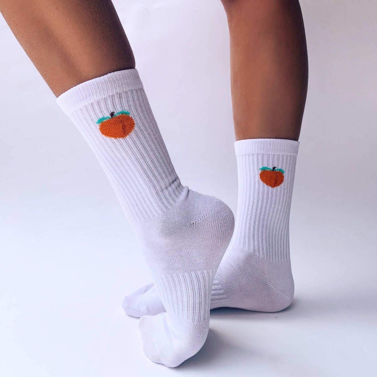 Womens, unisex Ribbed crew white sock, fashion sport ankle sock, One size fits all, The peach sock, peachy, emoji sock, Raphie.Co, Raphie Comfort